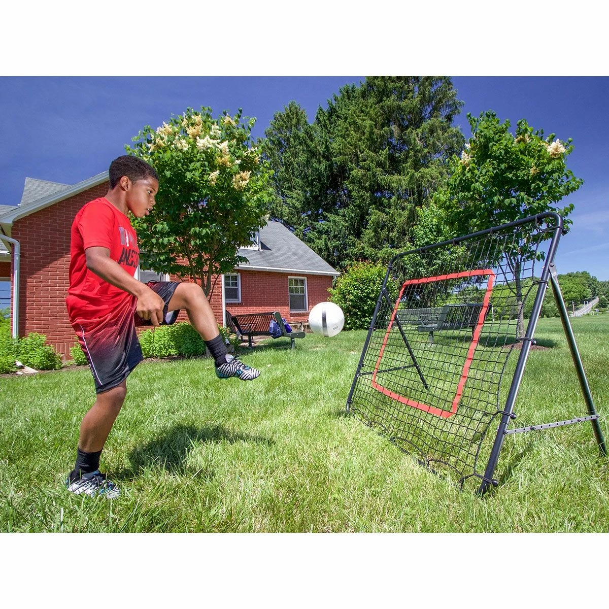 Kwik Goal CFR-1 Soccer Rebounder 4 Kwik Goal CFR-1 Soccer Rebounder - Image 4